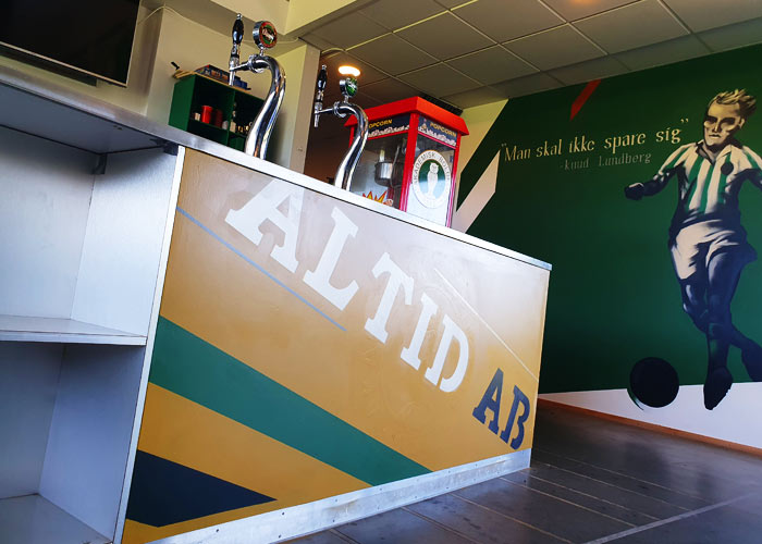 Graffiti malet bar AB fancafé af professionel graffitikunstner Jakob i